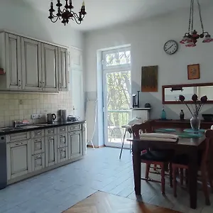 https://nice-place.krakowhotelspoland.com